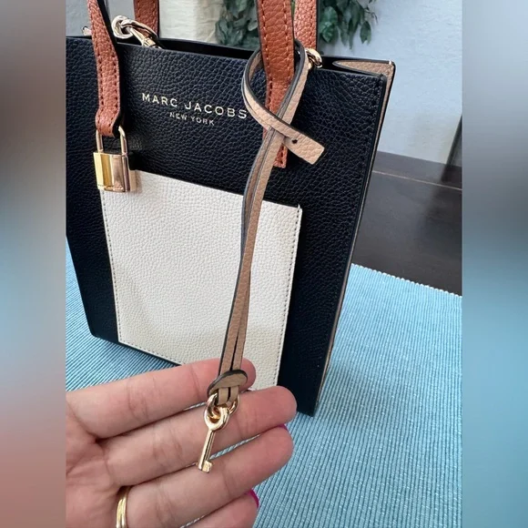 Marc Jacobs Mini Grind Colorblock Leather Tote Crossbody Bag. - Picture 8 of 11